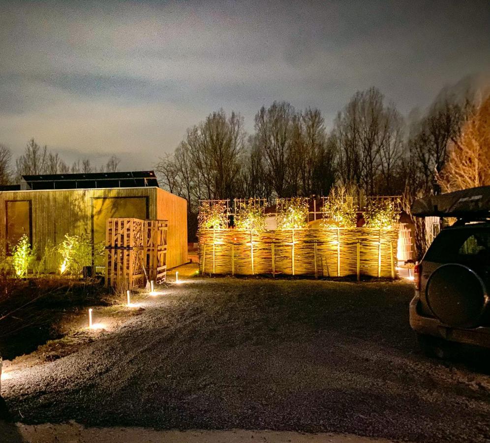 Bed & Wellness Klein Knorrestein: Romantic Tiny Houses with Private Wellness Almere Exterior photo